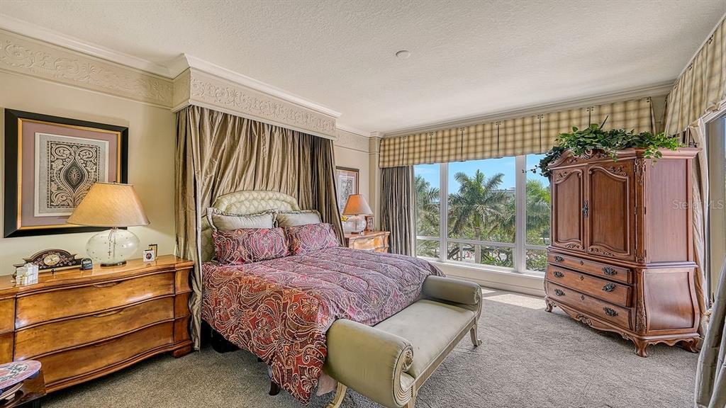 THE TOWER RESIDENCES - Residential