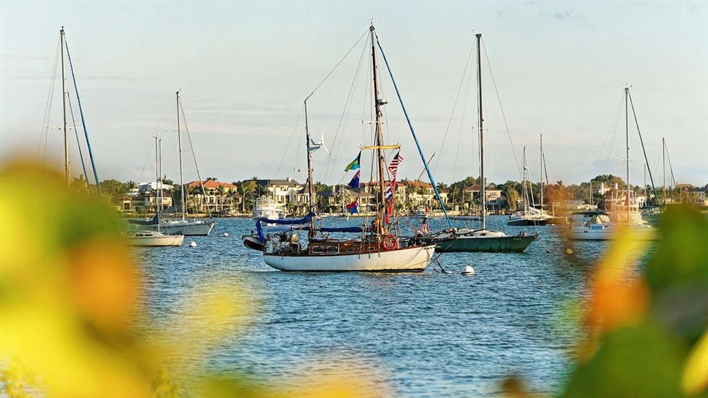 THE TOWER RESIDENCES - Residential