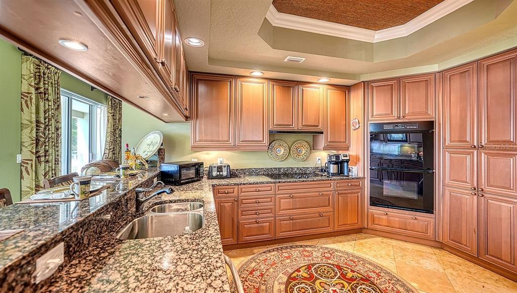 THE TOWER RESIDENCES - Residential