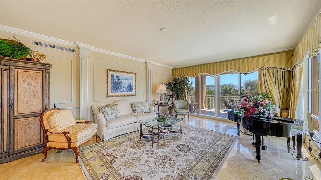 THE TOWER RESIDENCES - Residential