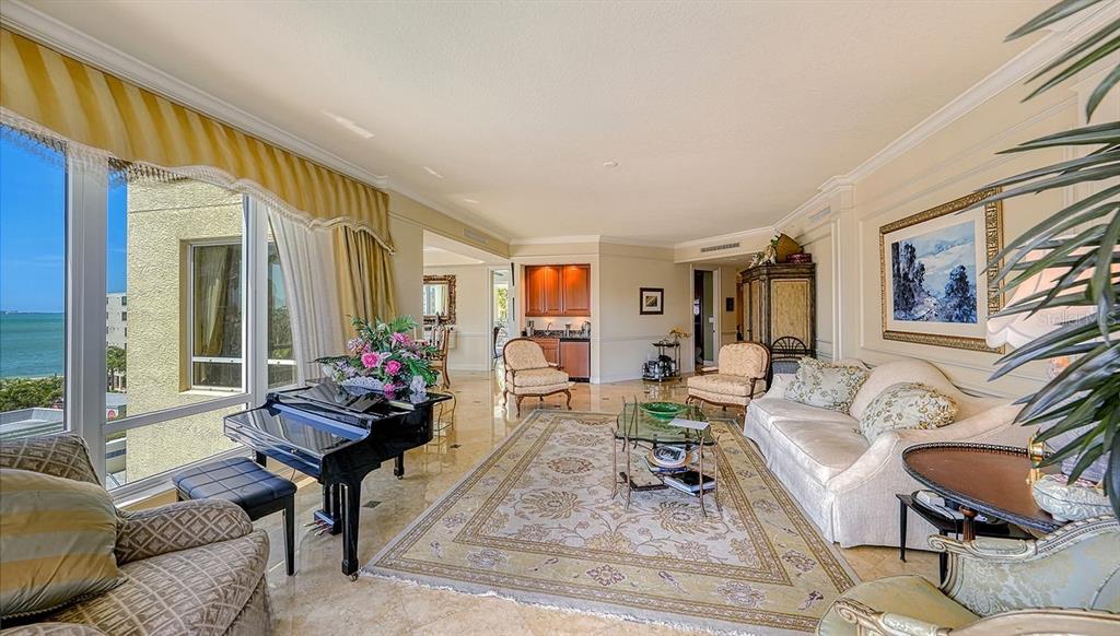 THE TOWER RESIDENCES - Residential