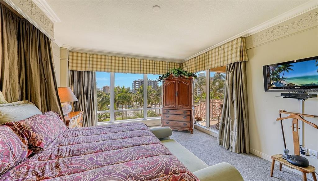 THE TOWER RESIDENCES - Residential