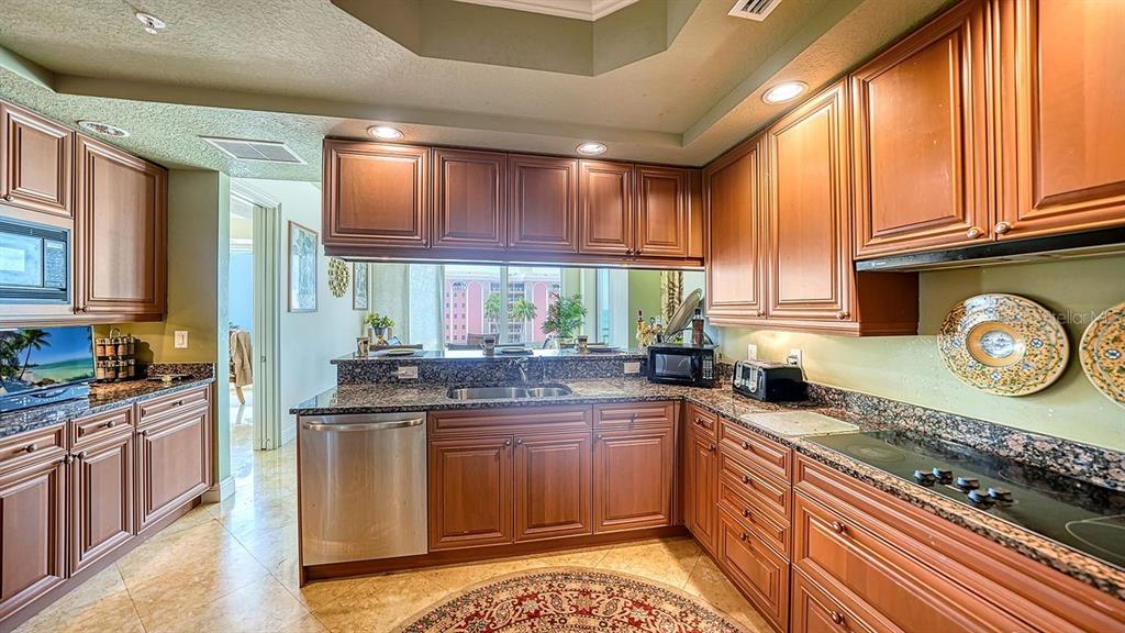 THE TOWER RESIDENCES - Residential