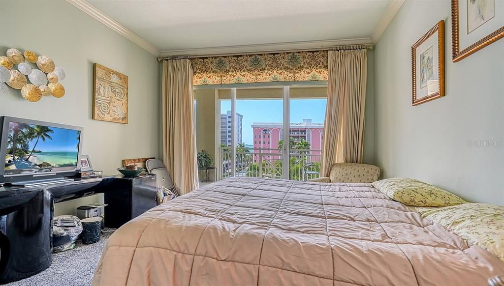 THE TOWER RESIDENCES - Residential