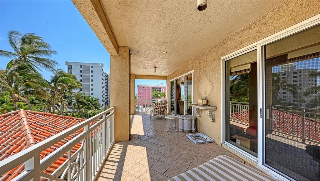 THE TOWER RESIDENCES - Residential