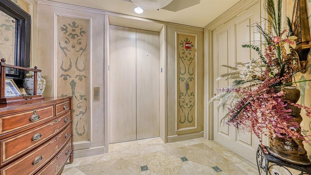 THE TOWER RESIDENCES - Residential