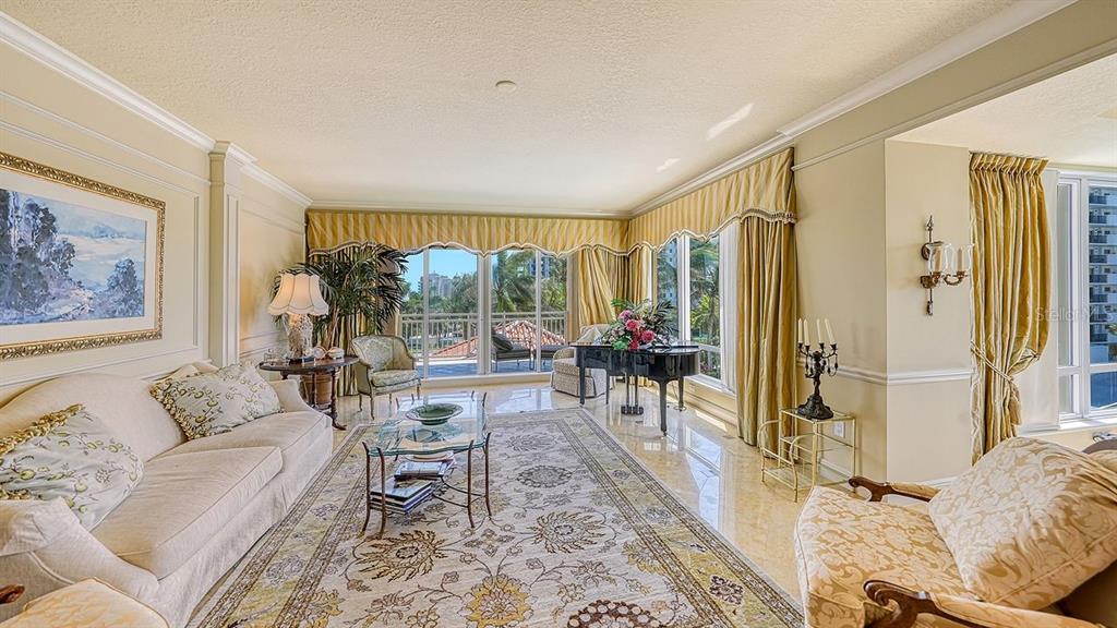 THE TOWER RESIDENCES - Residential