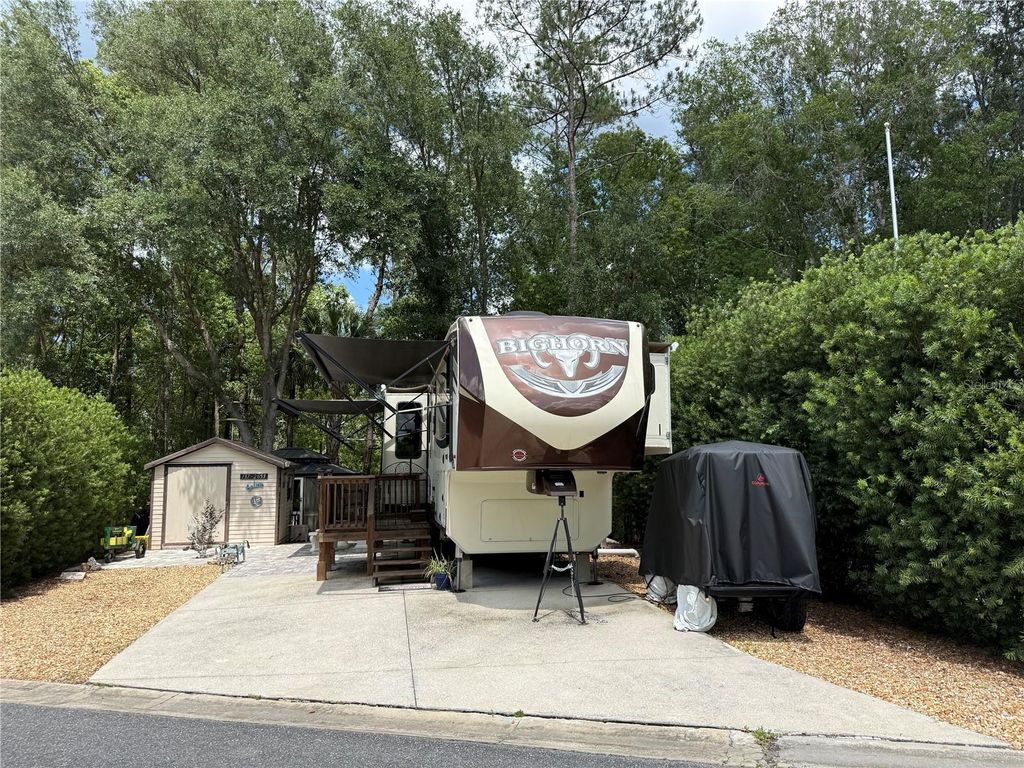 Photo of 2853 NE 104th Terrace, Silver Springs, FL 34488 (MLS # O6409716)