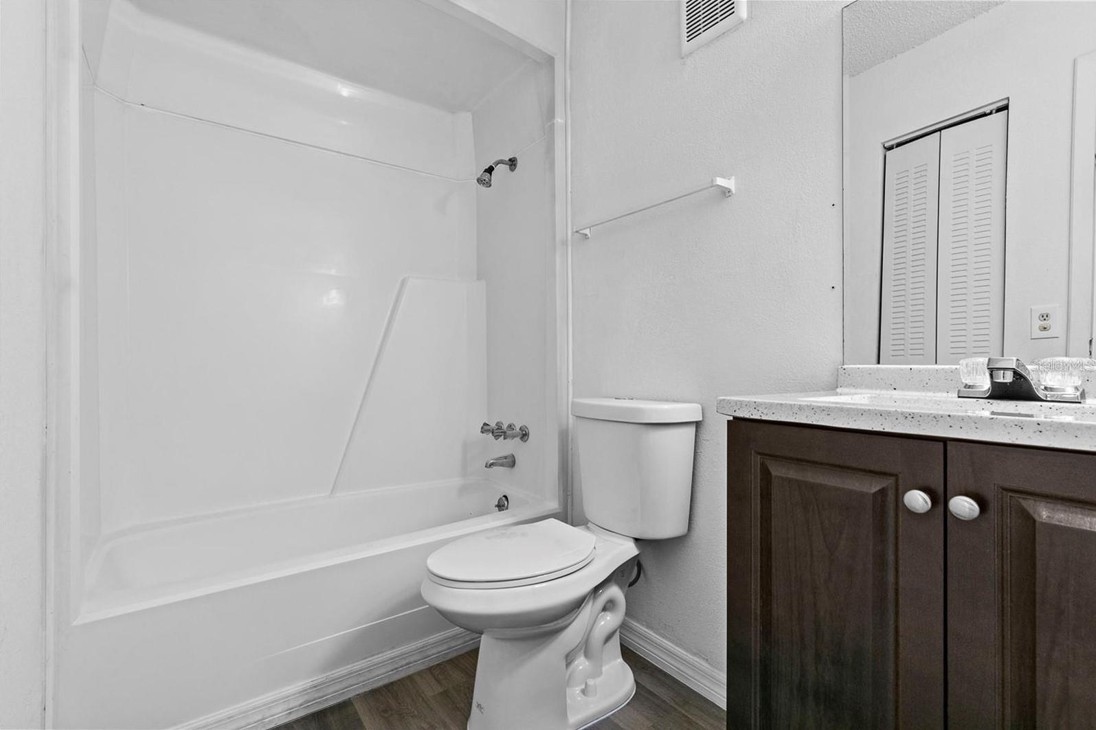 THE OAKS - Residential