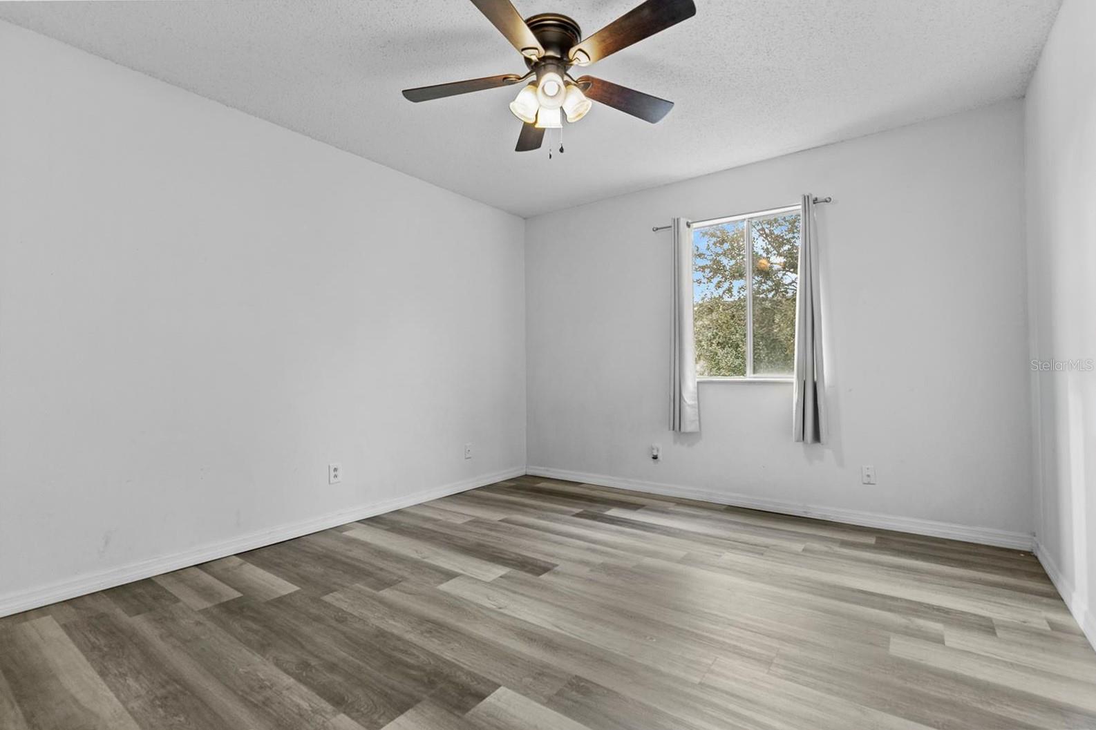 THE OAKS - Residential