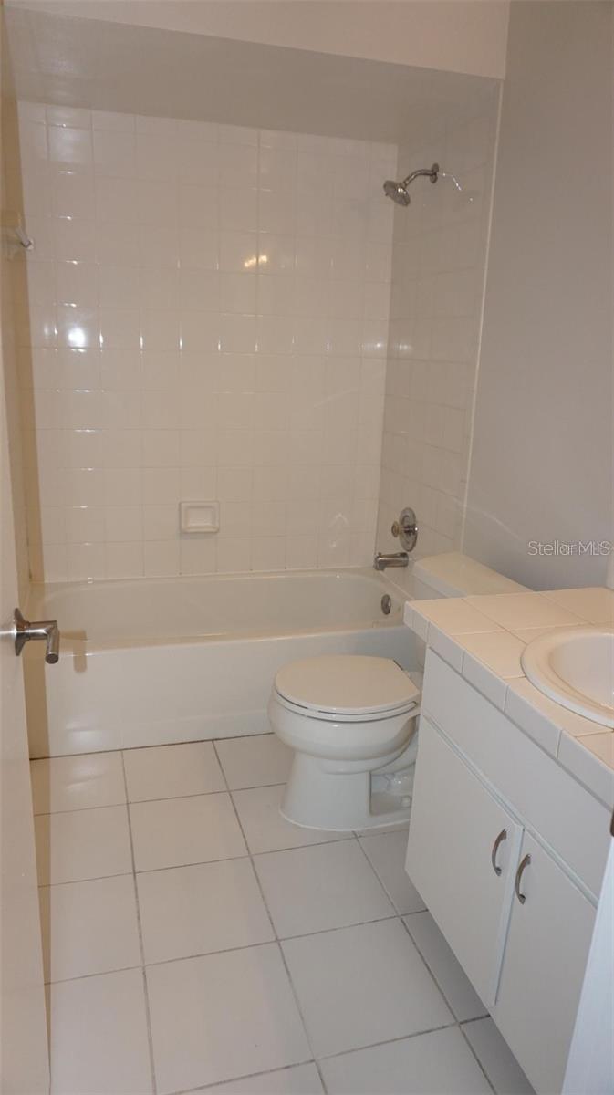 ALHAMBRA COURTS CONDO PH 02 - Residential Lease