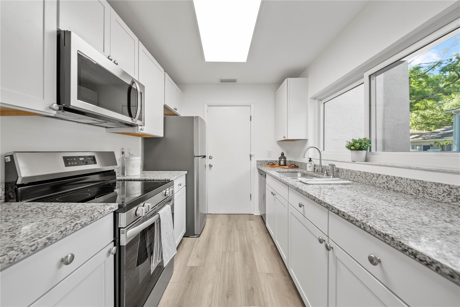 RAINTREE MANOR HOMES CONDOMINI - Residential