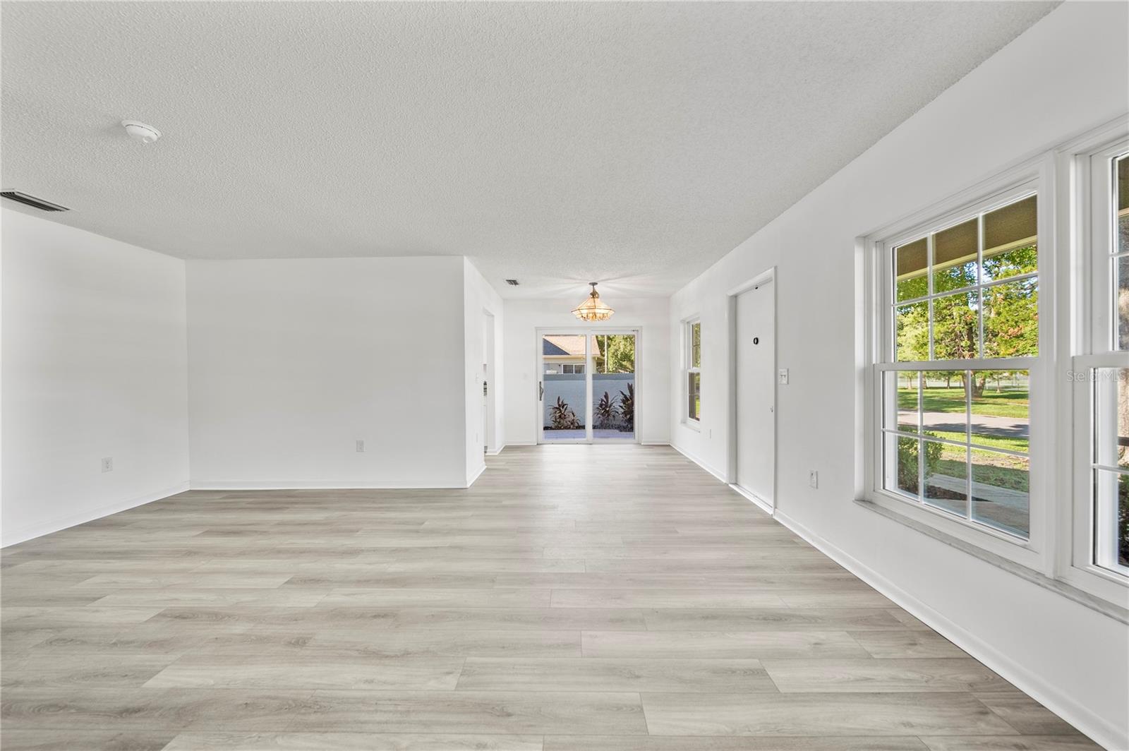 RAINTREE MANOR HOMES CONDOMINI - Residential