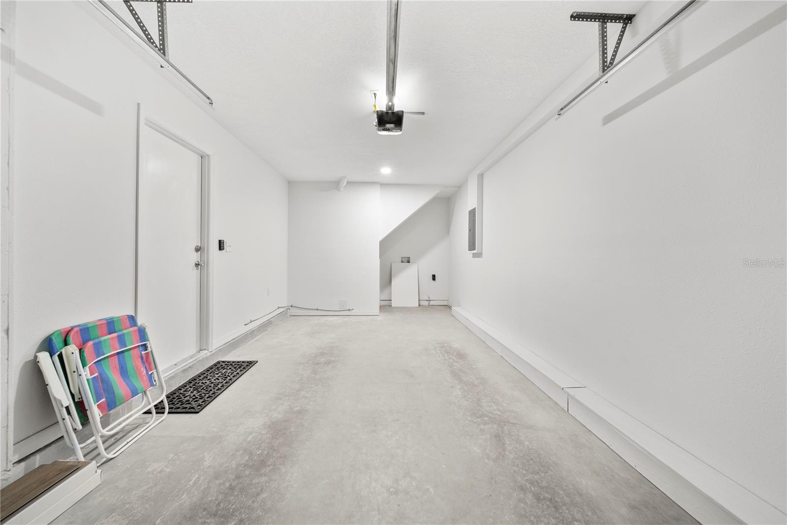 RAINTREE MANOR HOMES CONDOMINI - Residential