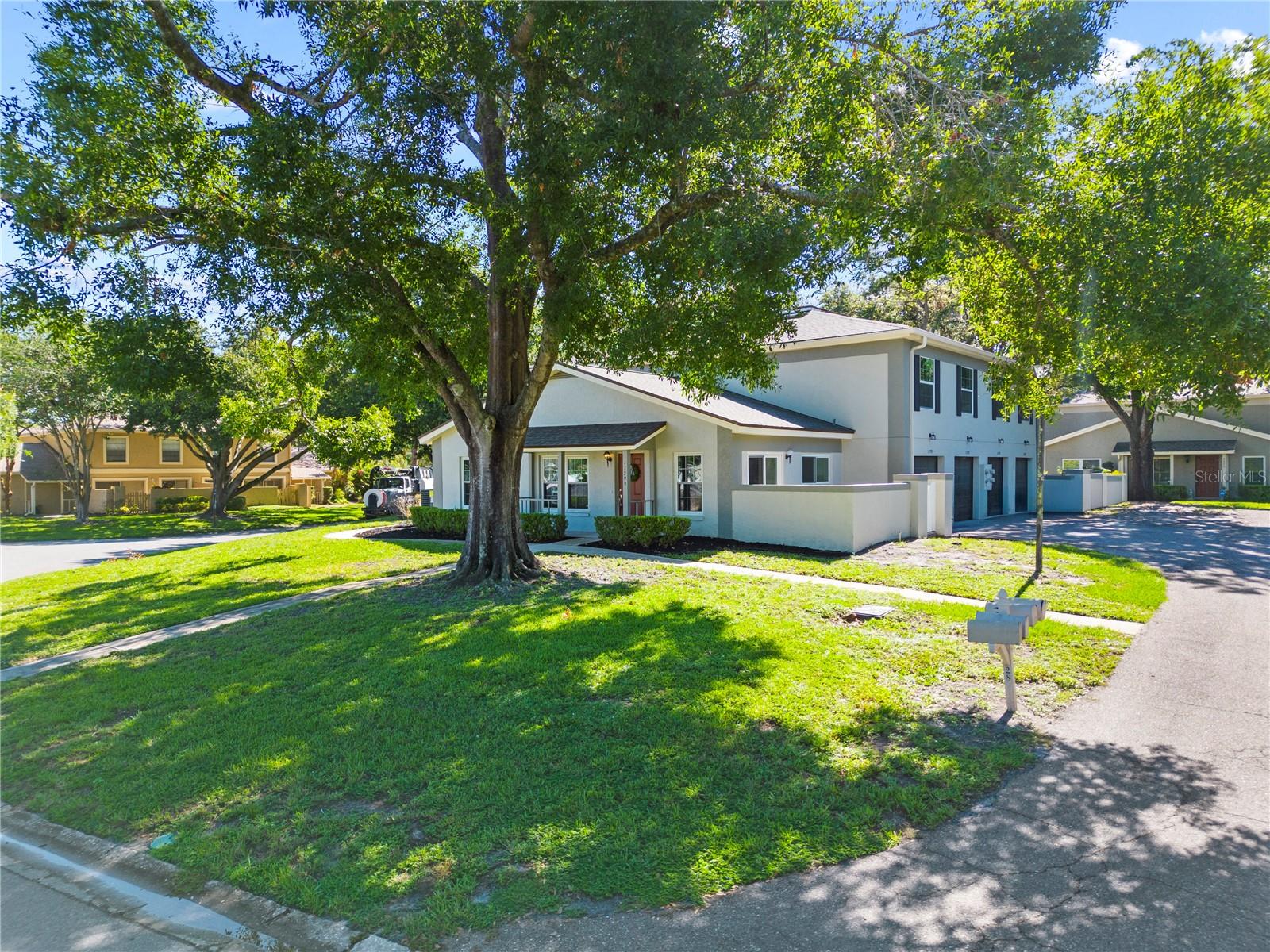 RAINTREE MANOR HOMES CONDOMINI - Residential