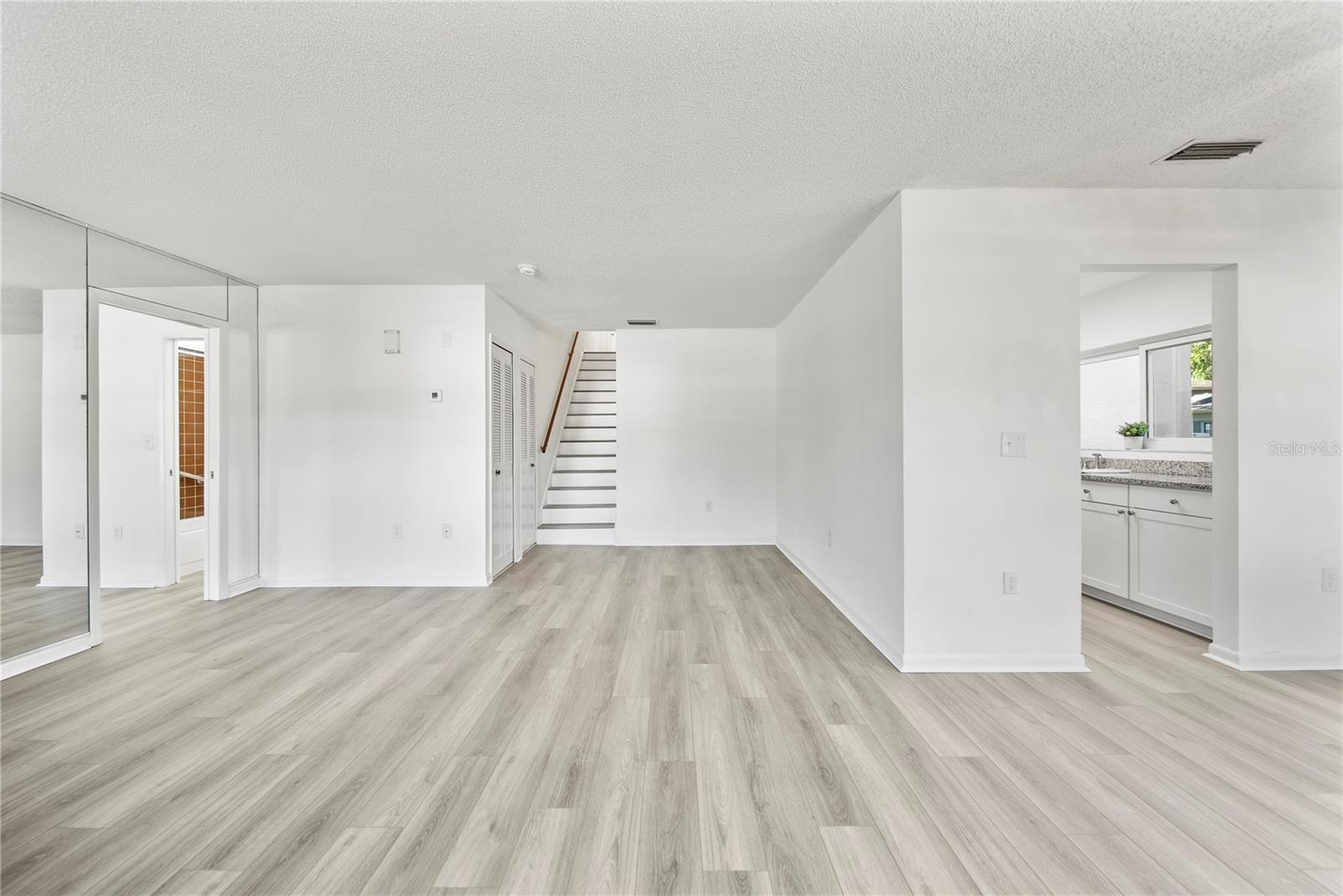 RAINTREE MANOR HOMES CONDOMINI - Residential