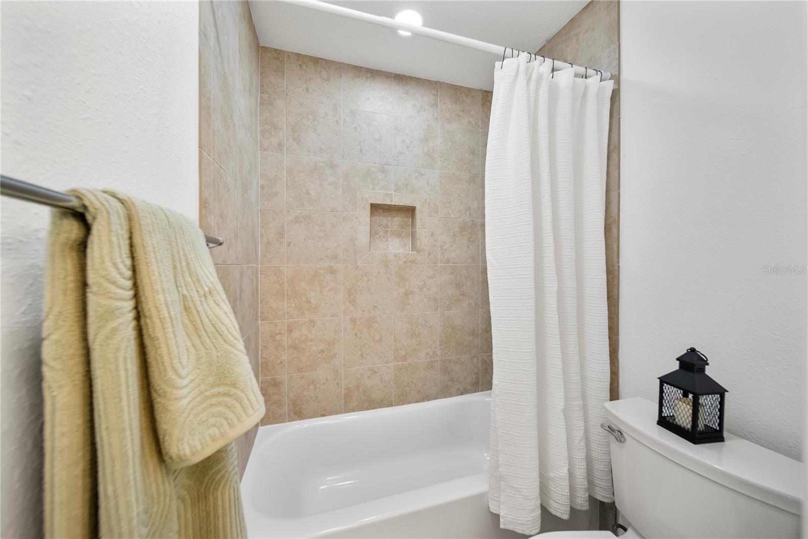 RAINTREE MANOR HOMES CONDOMINI - Residential