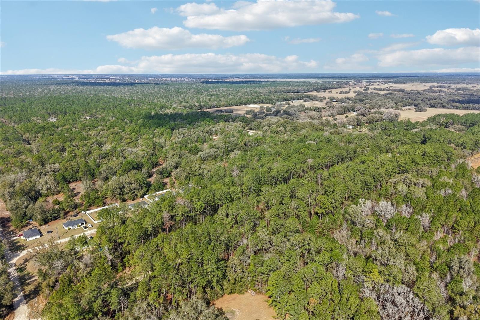 RAINBOW PARK UN 04 - Land