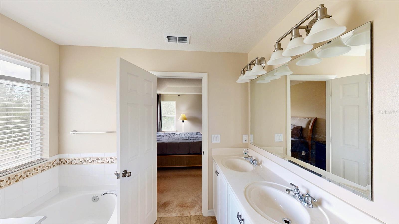 VINEYARDS/HORIZONS WEST PH 1B - Residential