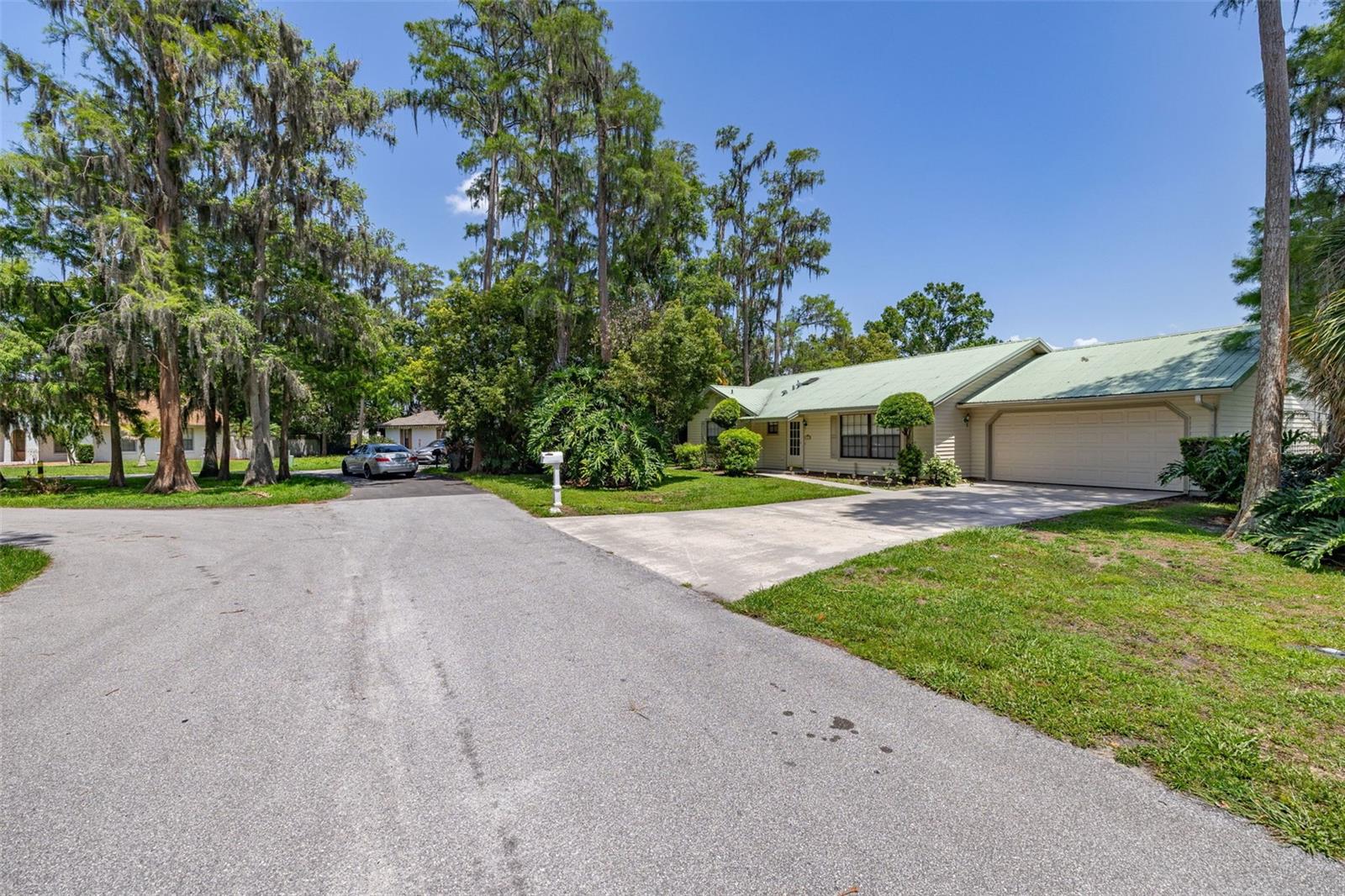 4307 OAK COURT