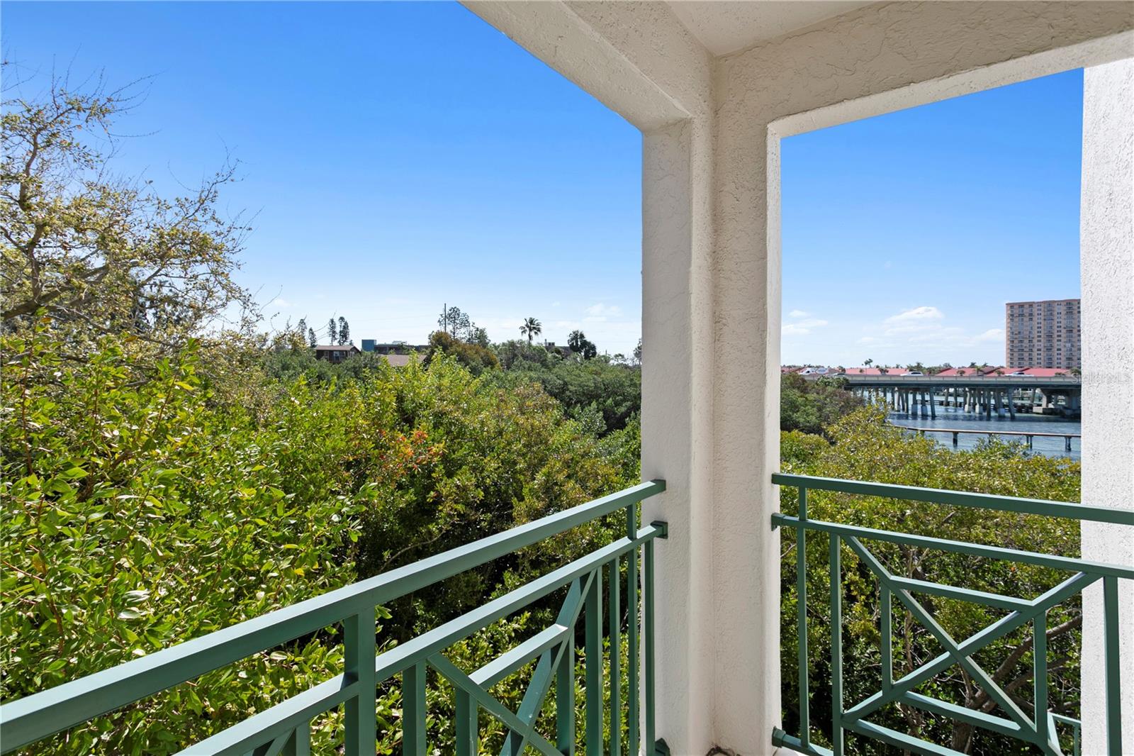 OSPREY POINTE AT DOLPHIN - Residential