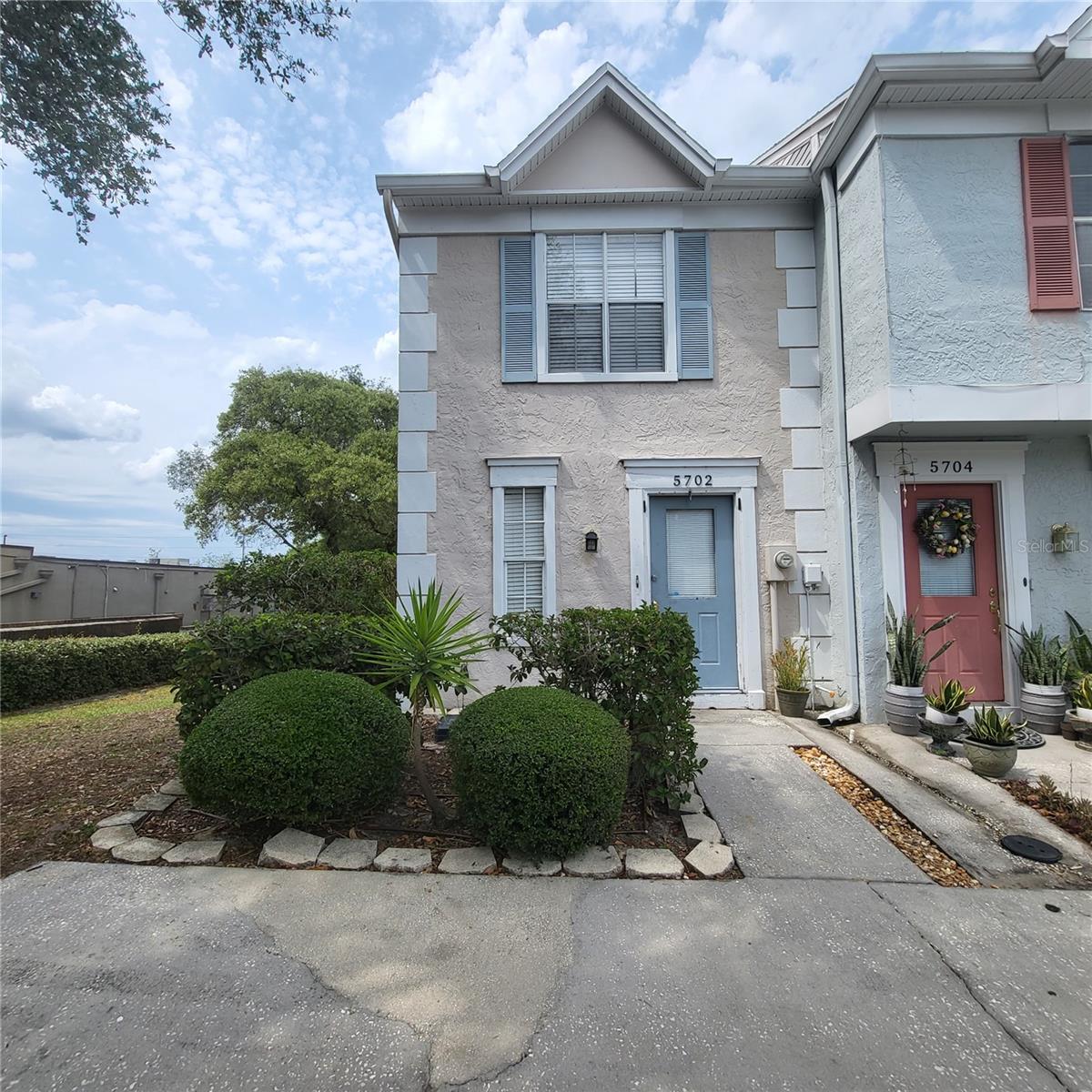 FOR RENT!!! Adorable 2 beds/2.5 baths Condo located at Victoria Terrace Community at the corner of Fowler Ave and 56th St. Minutes away from USF and easy access to I-75, end unit, with laminate floors throughout the whole house except the wet areas with tiles. Two bedrooms and two full bathrooms are all on the second floor, a half bathroom is on the first floor. The back porch is fenced in with more privacy. Assigned parking, along with plenty of guest parking spaces. Water & Sewer are included in the rent. Community has a pool and a tennis court.