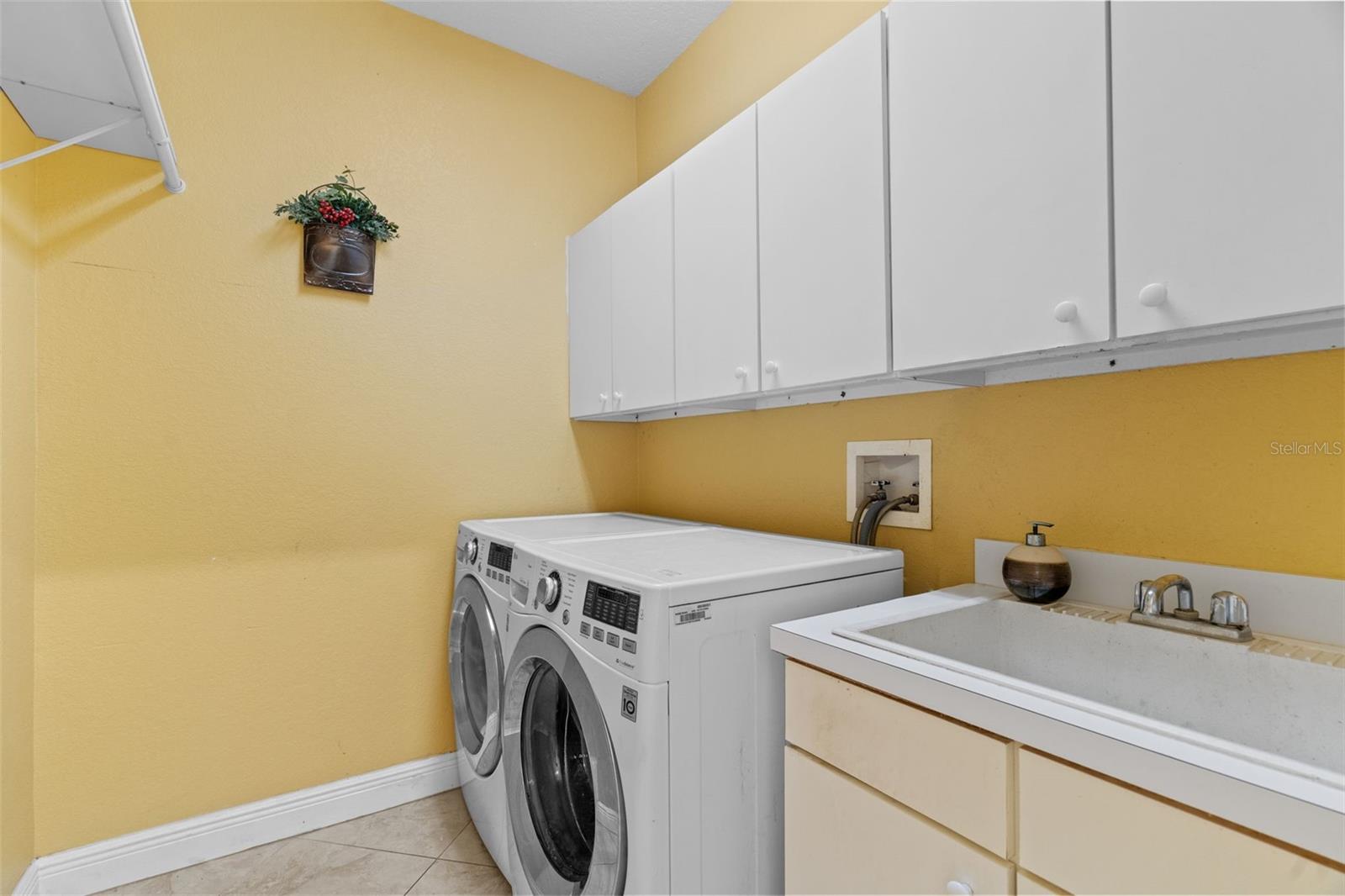 HAMMOCK POINTE UNIT 2 - Residential