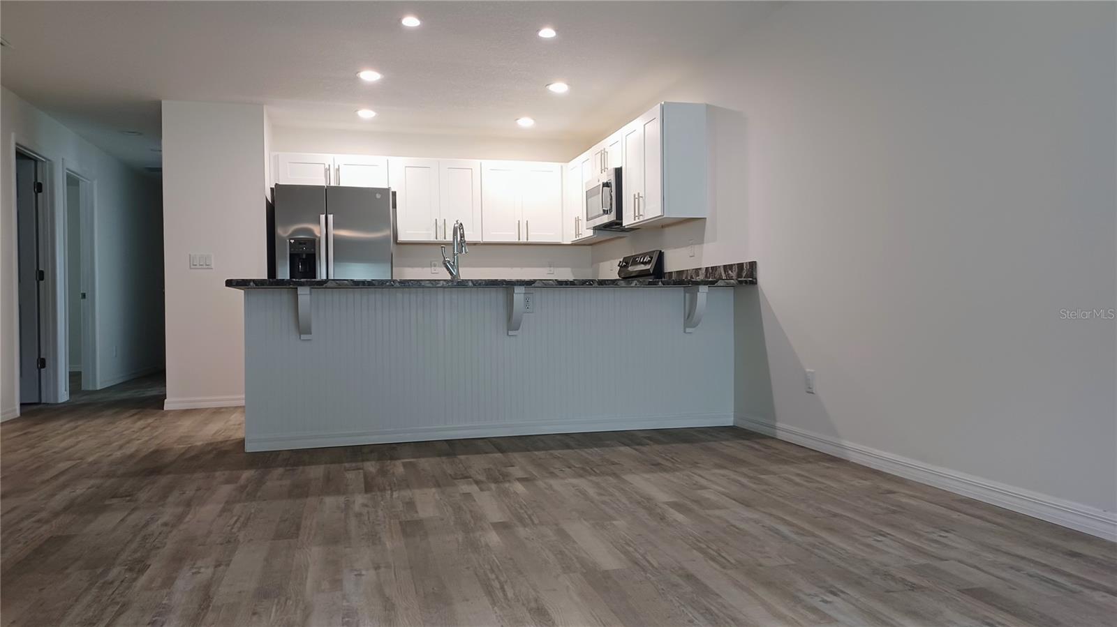 435 WOODVIEW DRIVE