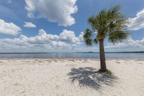 A home in PORT CHARLOTTE