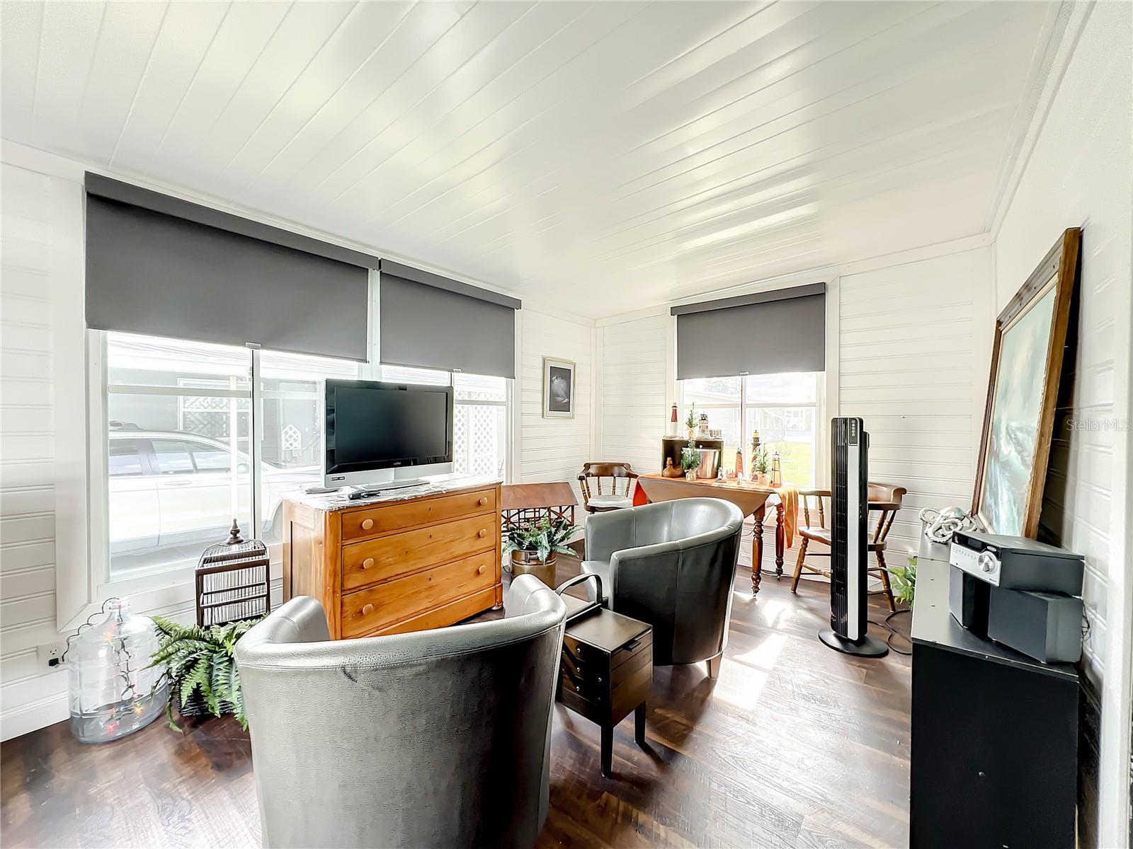 FOXWOOD LAKE ESTATES - Residential