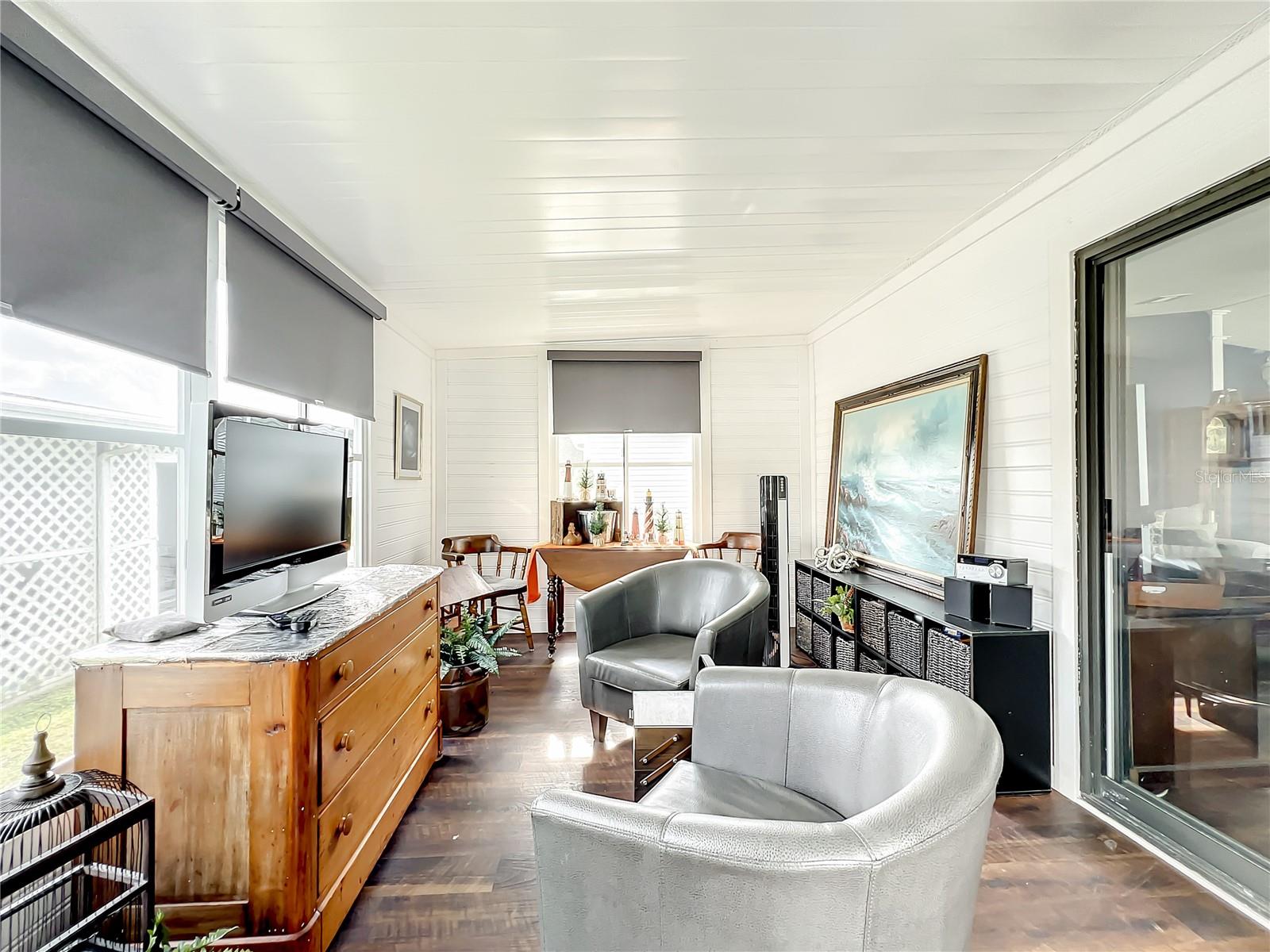 FOXWOOD LAKE ESTATES - Residential