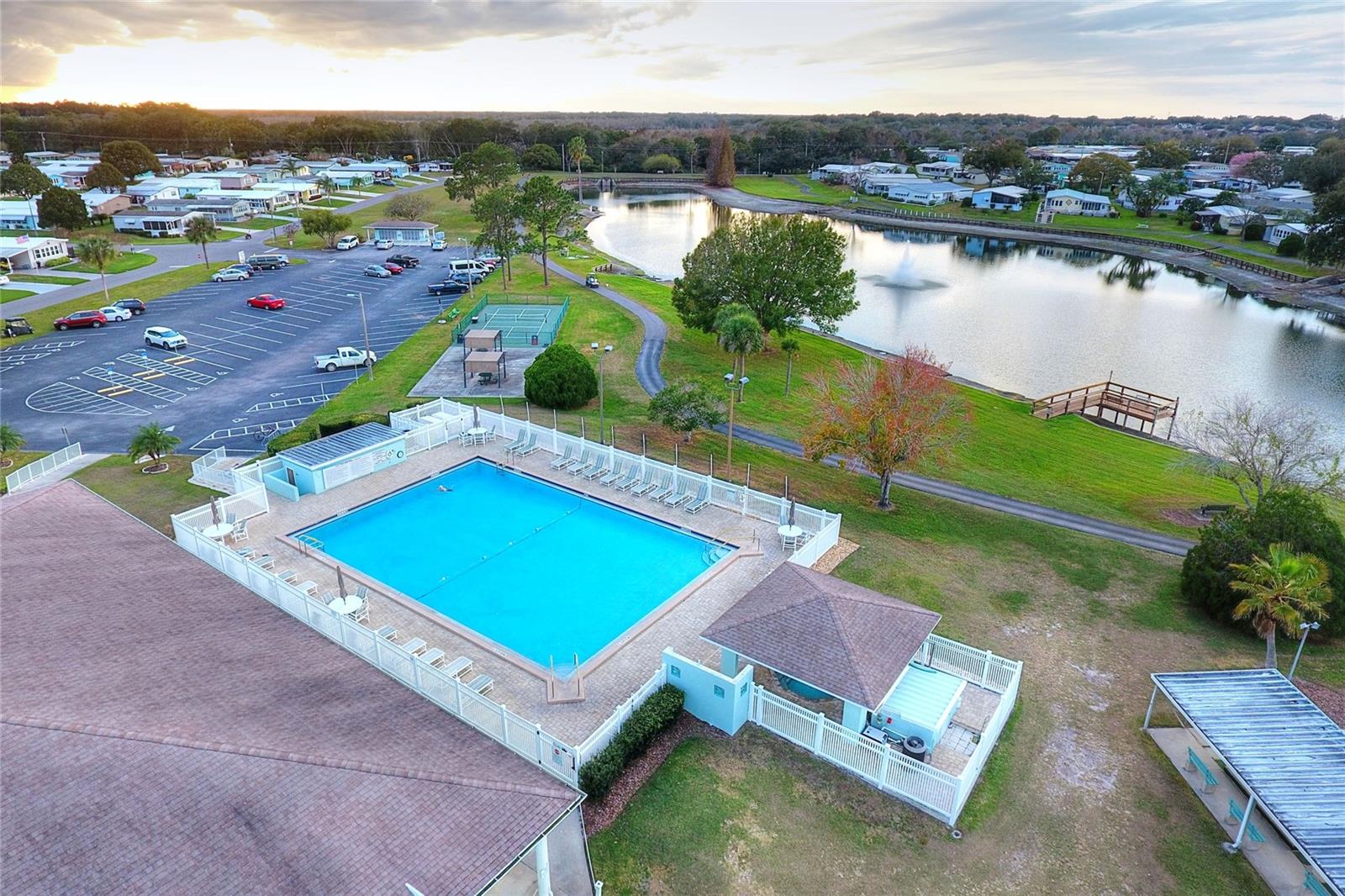 FOXWOOD LAKE ESTATES - Residential