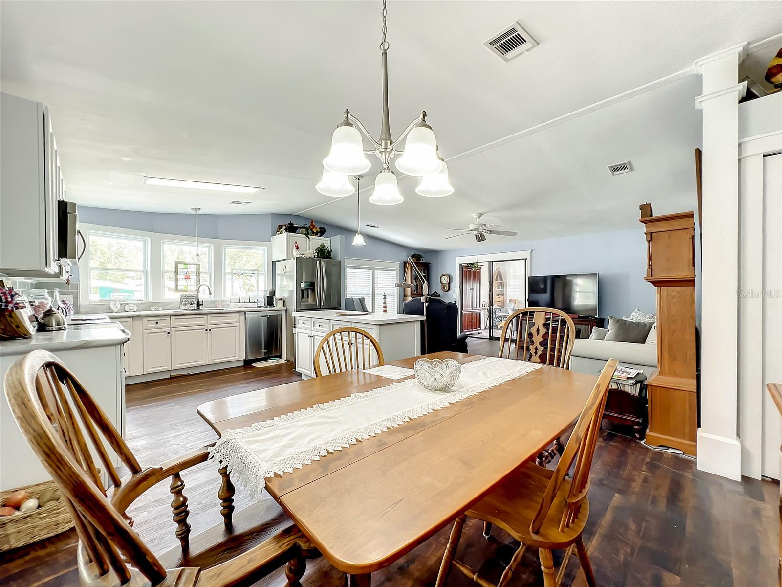 FOXWOOD LAKE ESTATES - Residential