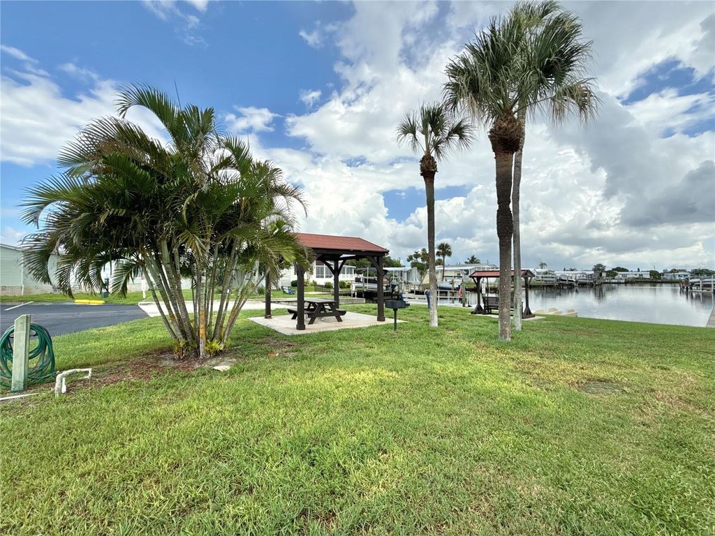 Photo of 312 Mount Richmond Avenue NE #331, St Petersburg, FL 33702 (MLS # TB8434899)