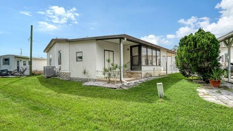 Photo of 85 Southwinds Drive, Sarasota, FL 34231 (MLS # A4666292)