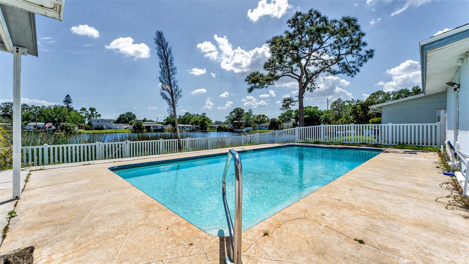 WINSTON PARK - Residential