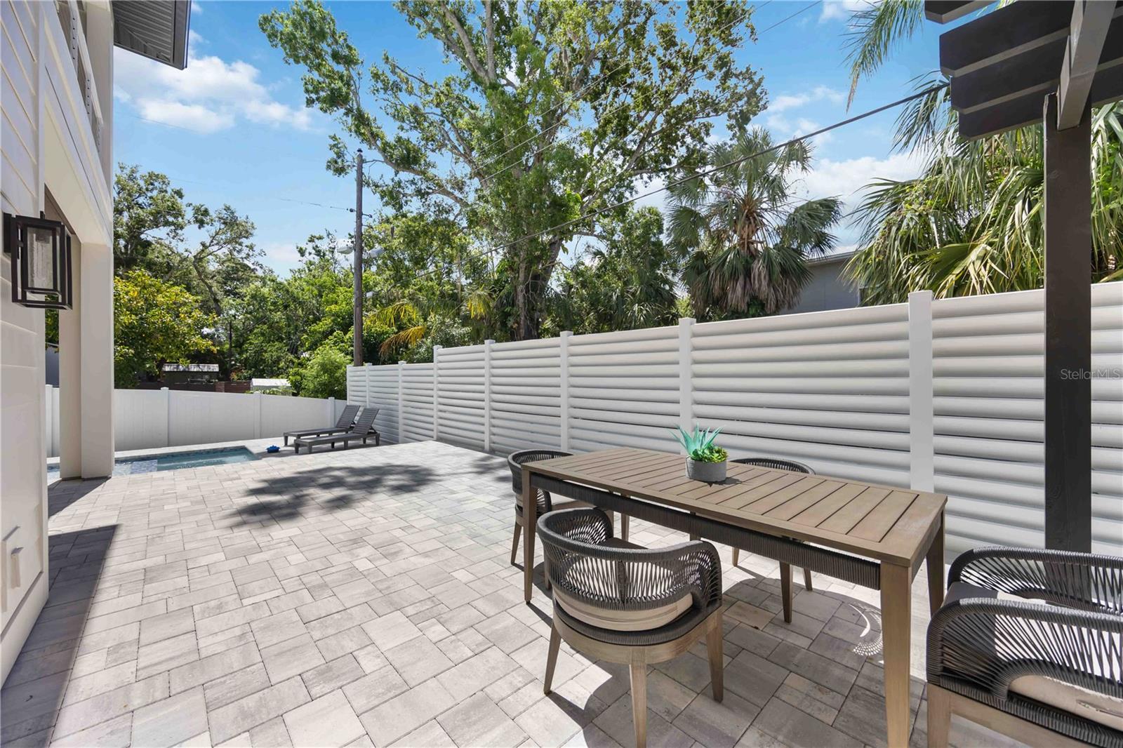 RUSTIC LODGE - Residential