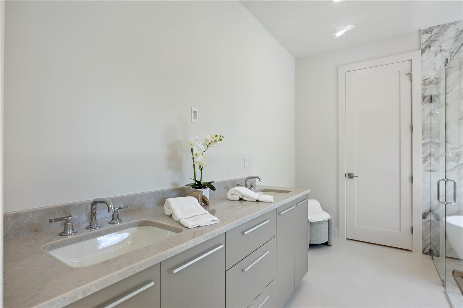 RUSTIC LODGE - Residential