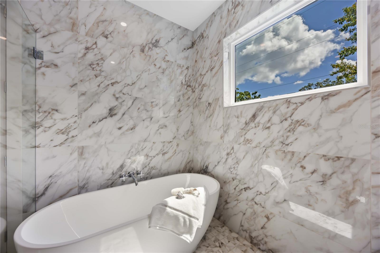 RUSTIC LODGE - Residential