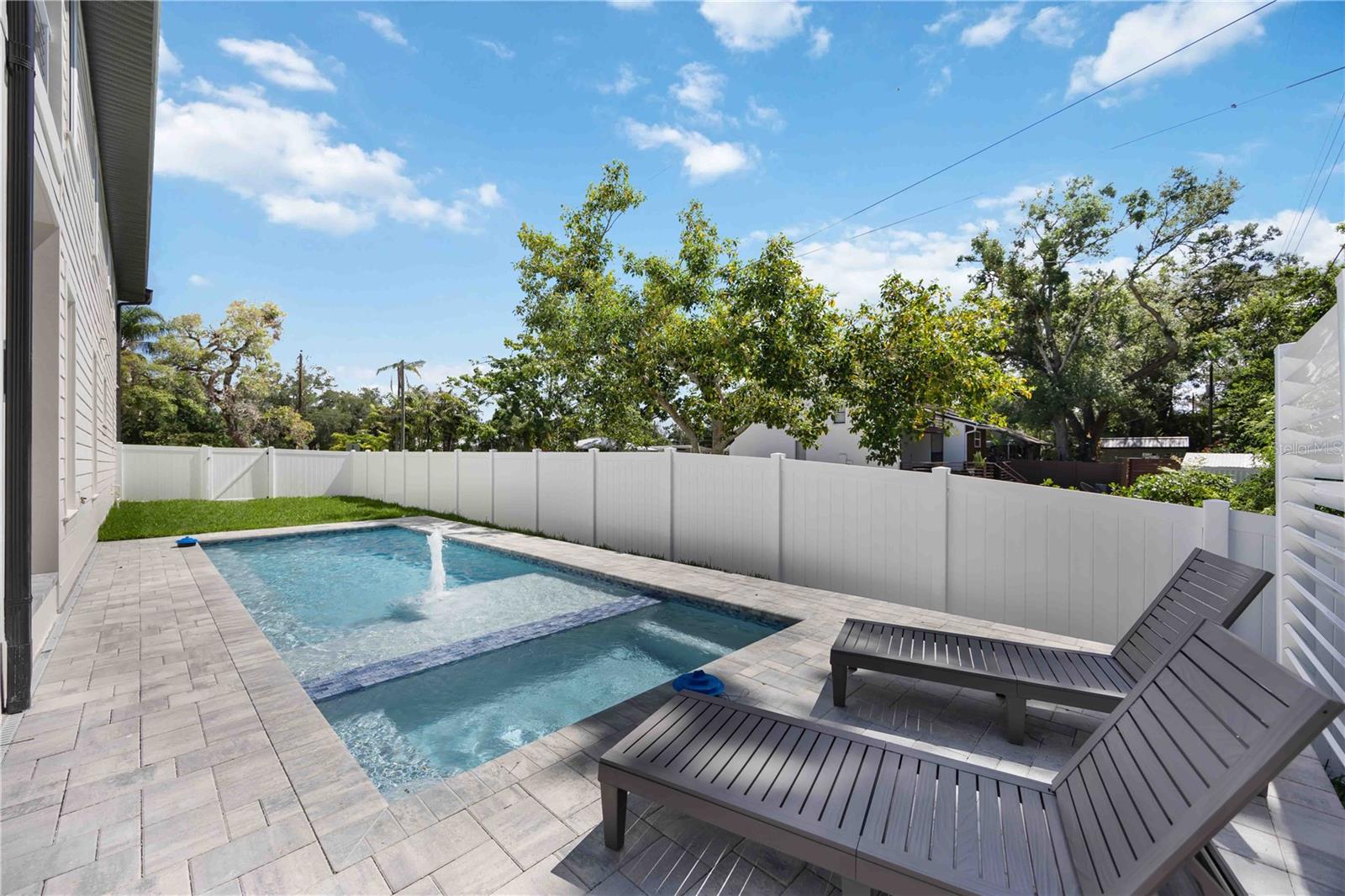 RUSTIC LODGE - Residential