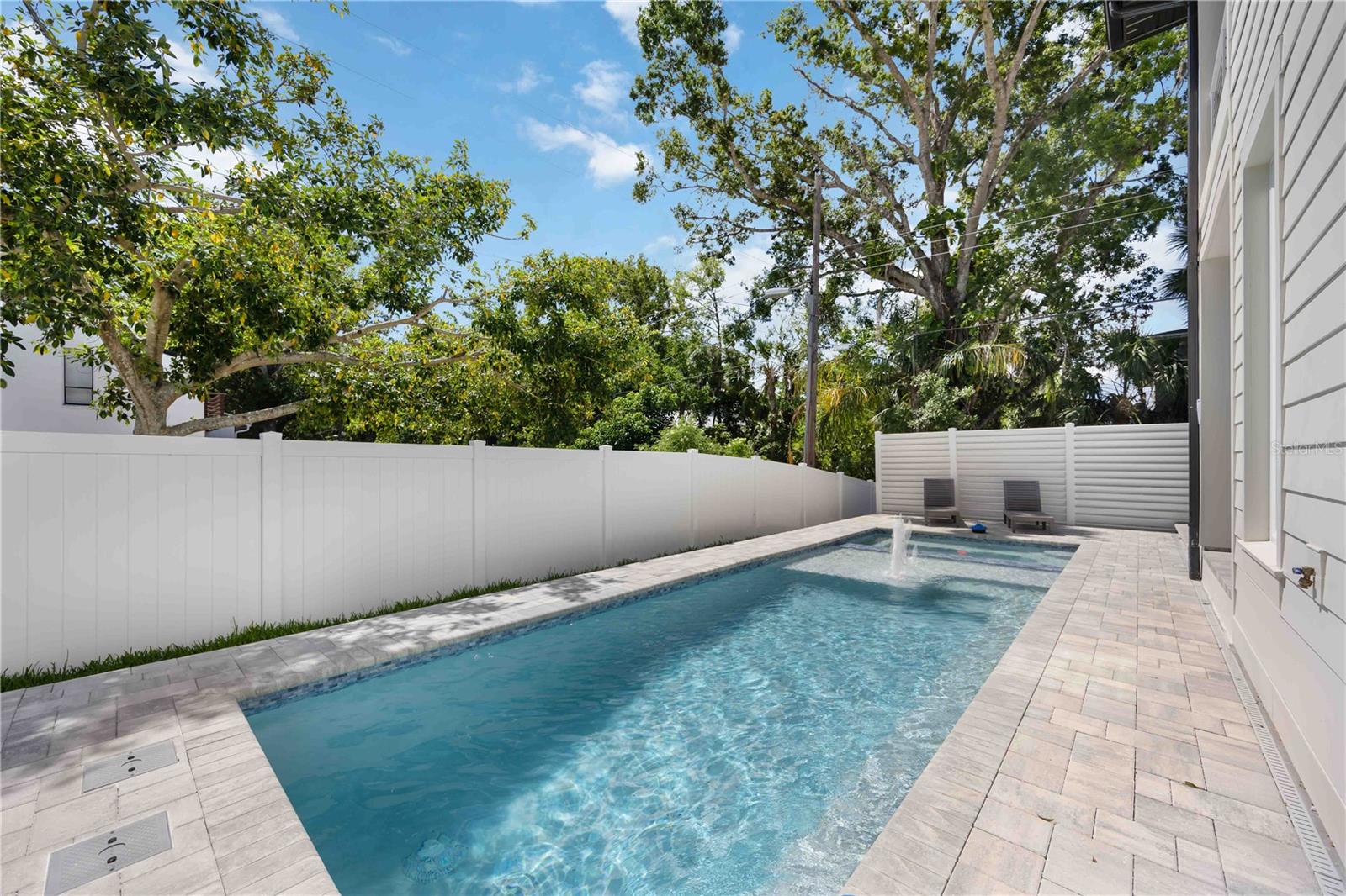 RUSTIC LODGE - Residential