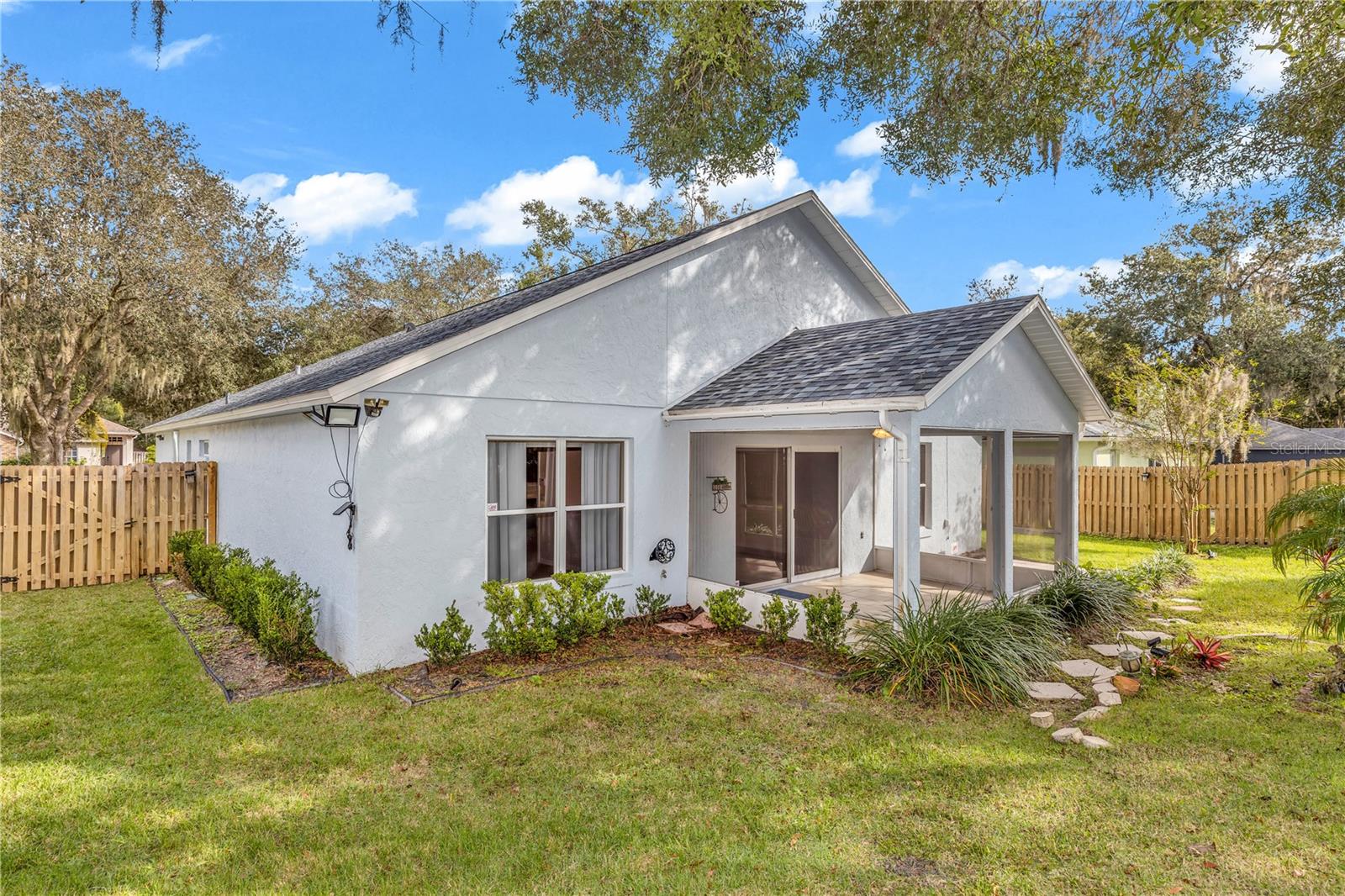 LOST PINES - Residential