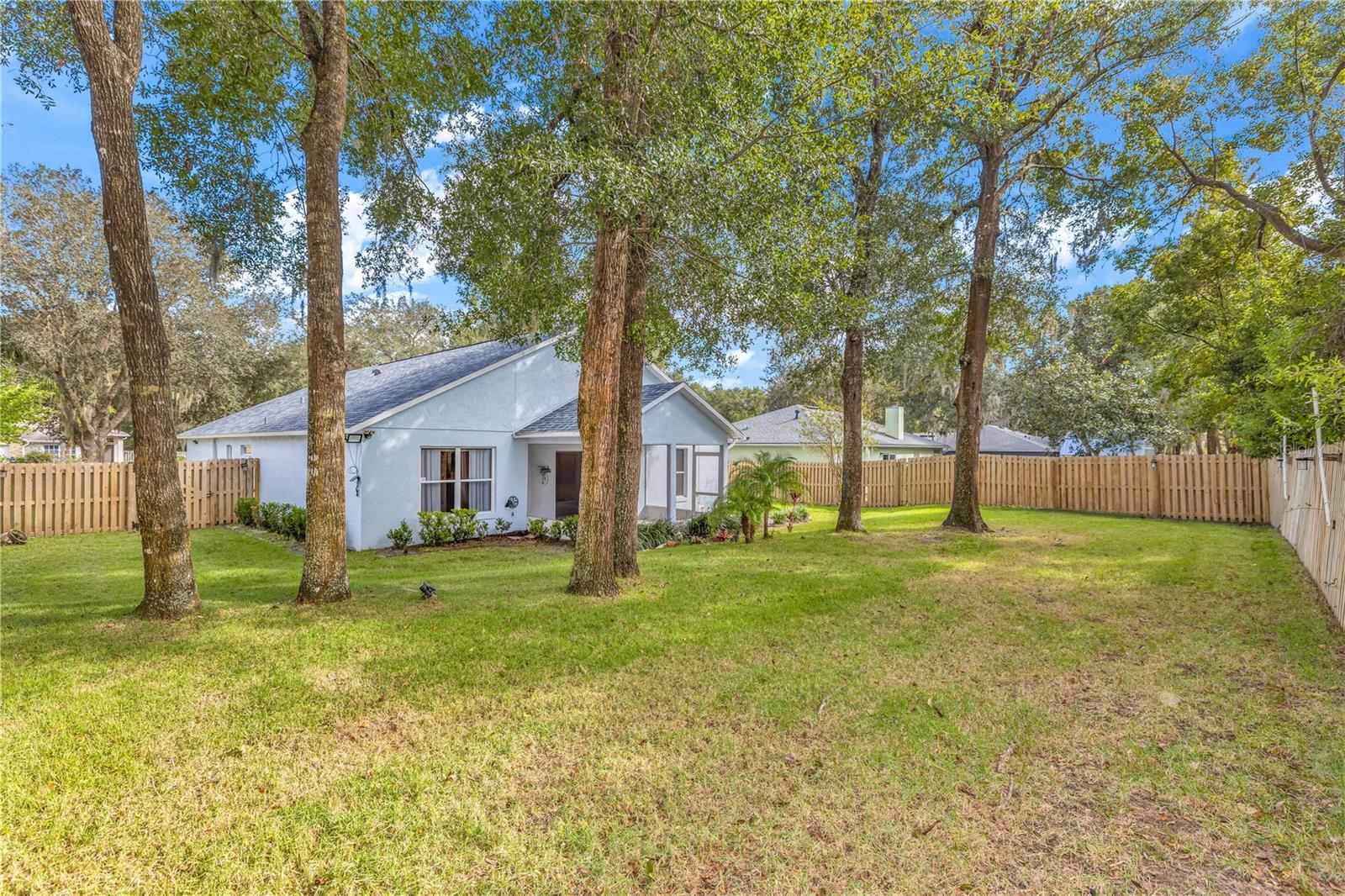 LOST PINES - Residential