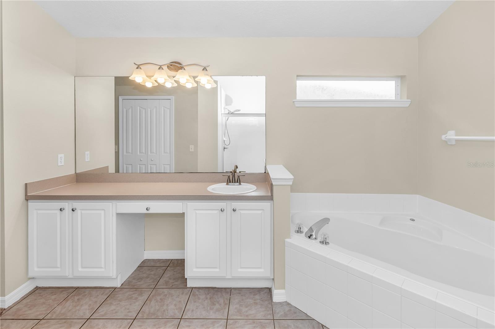 LOST PINES - Residential