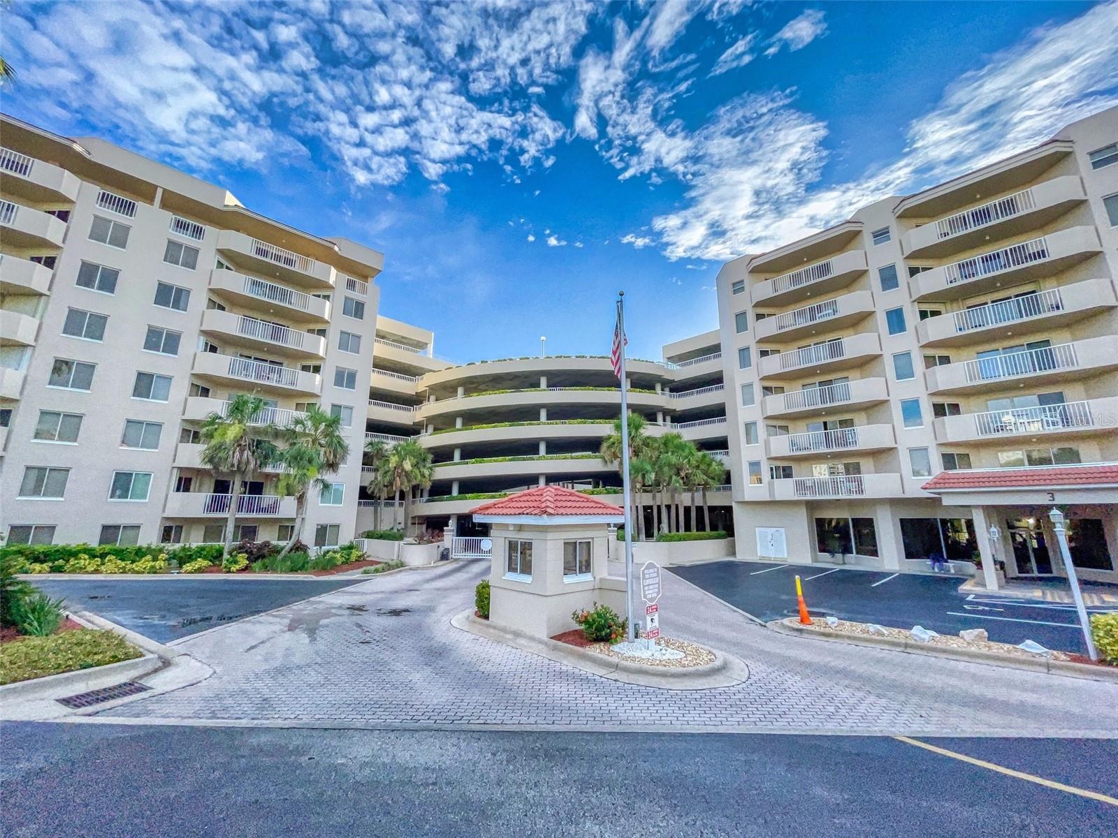 Super Cute Condo located in the heart of Daytona Beach Shores. This spacious unit has a huge kitchen with lots of cabinet space and counter tops plus two bedrooms two baths. There is a large private balcony with great views. Complex amenities include 3 pools, one of which is indoor, sauna, fitness room and a 13 hole golf course. Walk to the Daytona Beach Shores Community center.