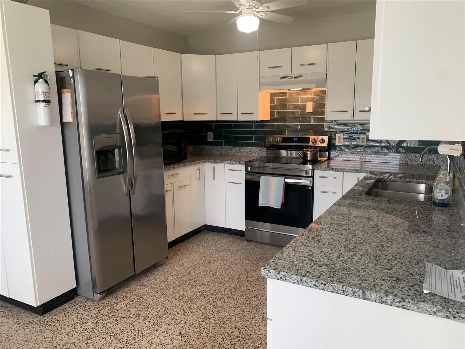 BAYSHORE GARDENS SEC 4 - Residential Lease