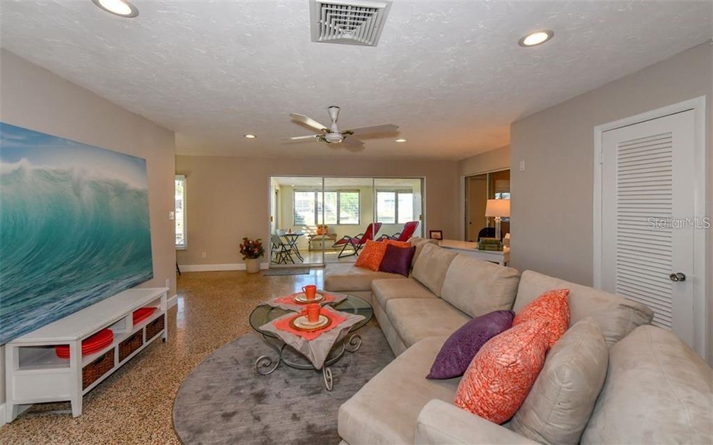 BAYSHORE GARDENS SEC 4 - Residential Lease