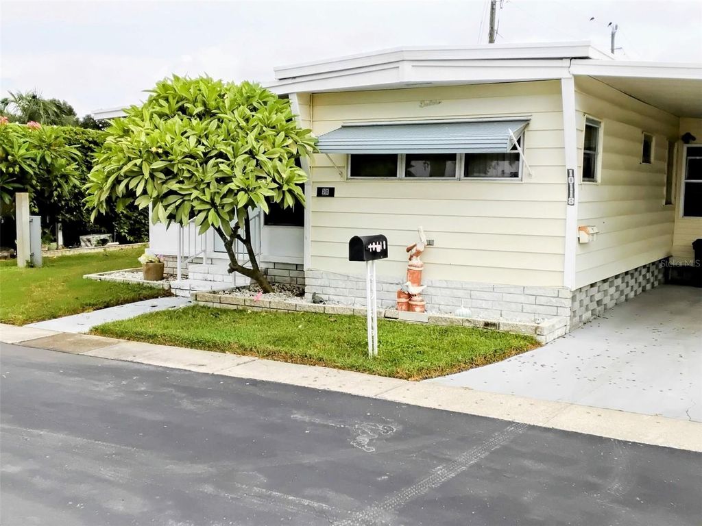 Photo of 10118 N Lake Drive #30, Largo, FL 33773 (MLS # TB8418837)