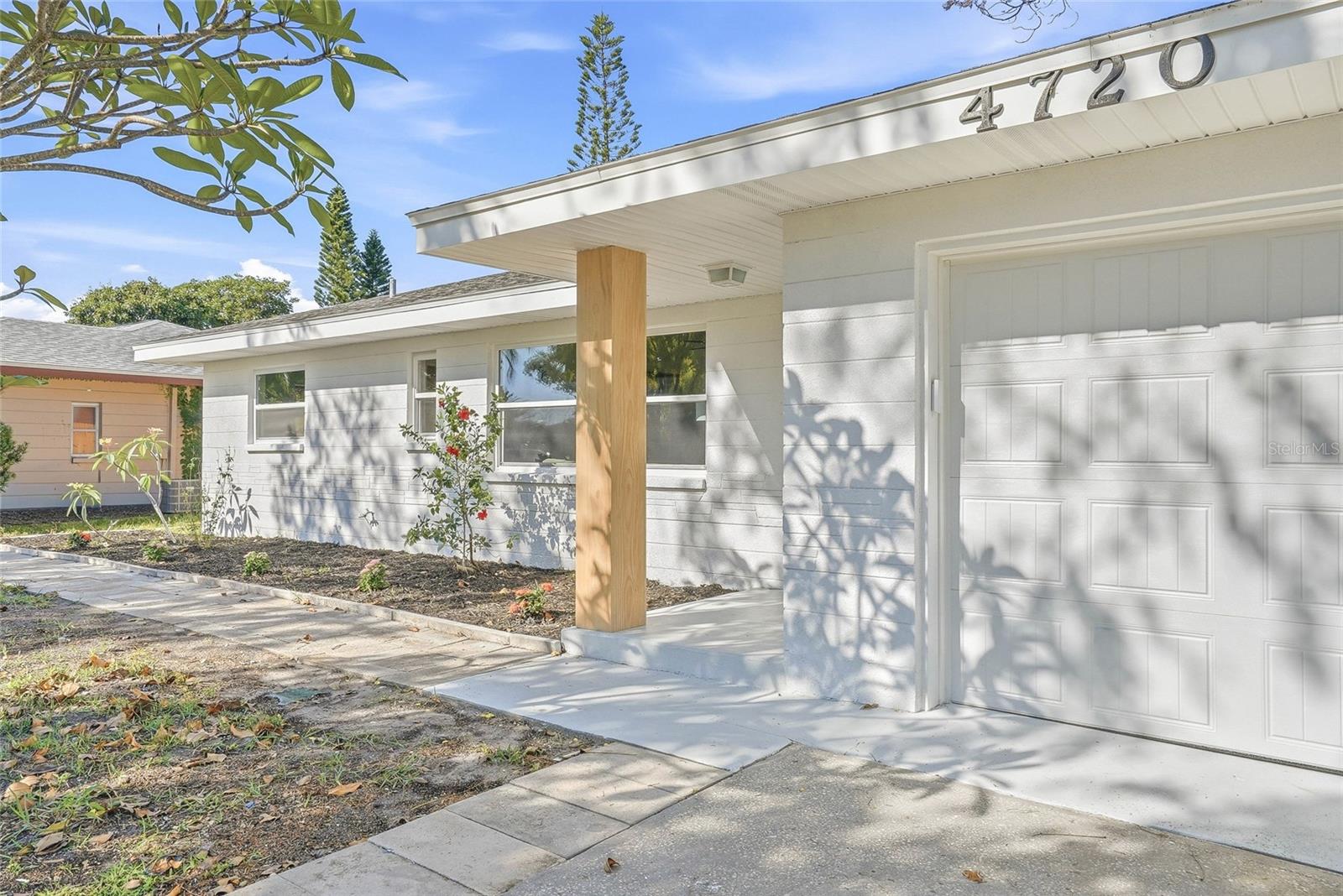 EDGEWATER ESTATES - Residential
