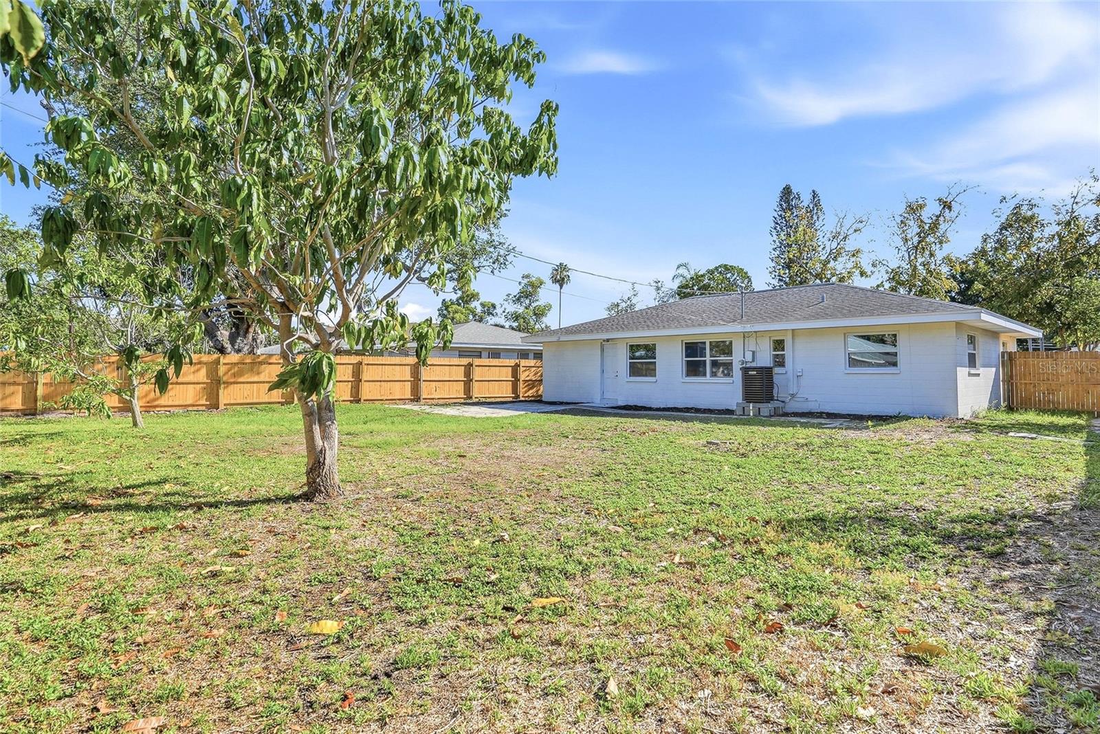 EDGEWATER ESTATES - Residential